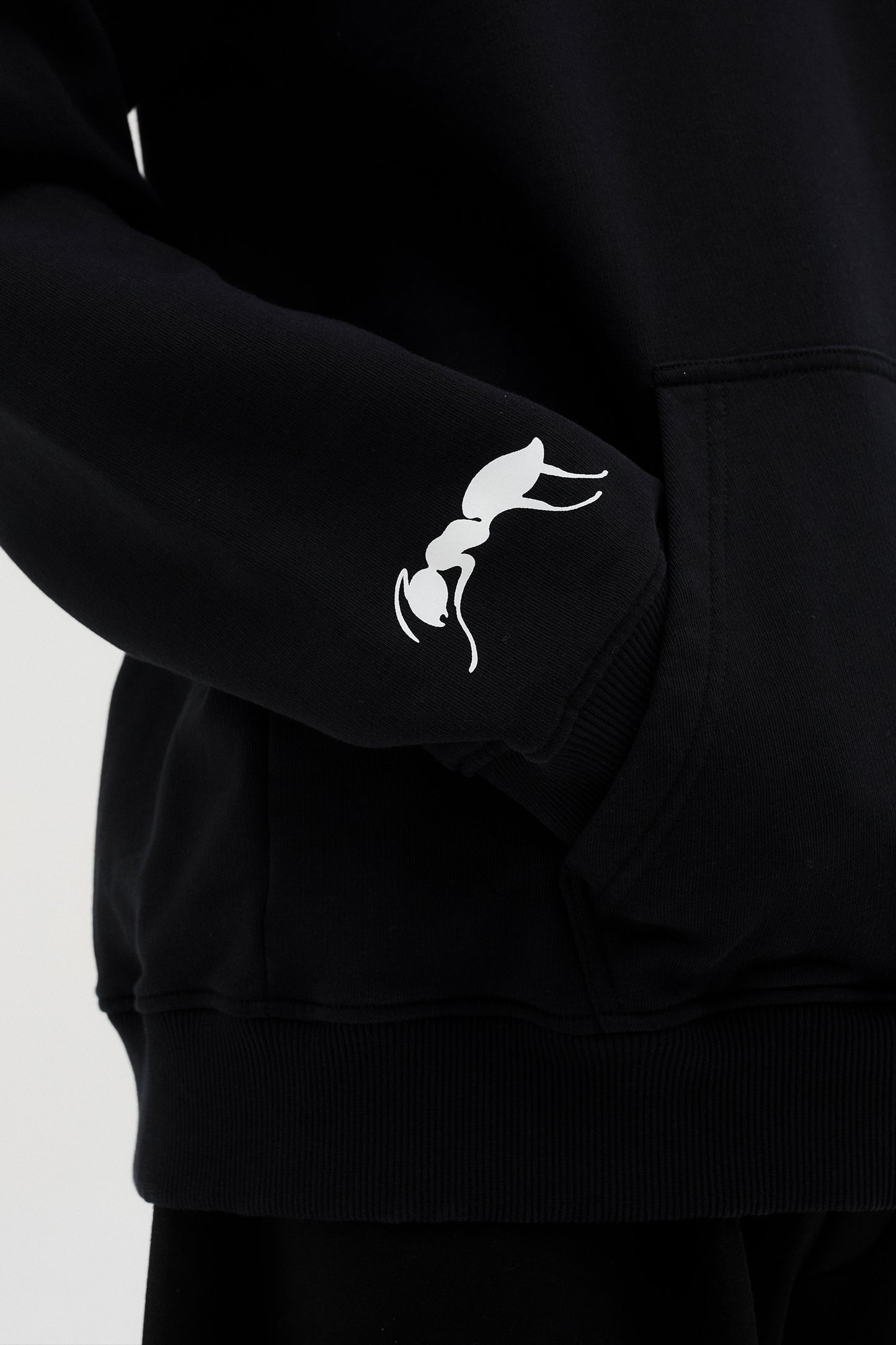 CORE HOODIE