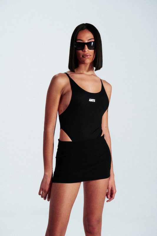 BOX LOGO ONE-PIECE